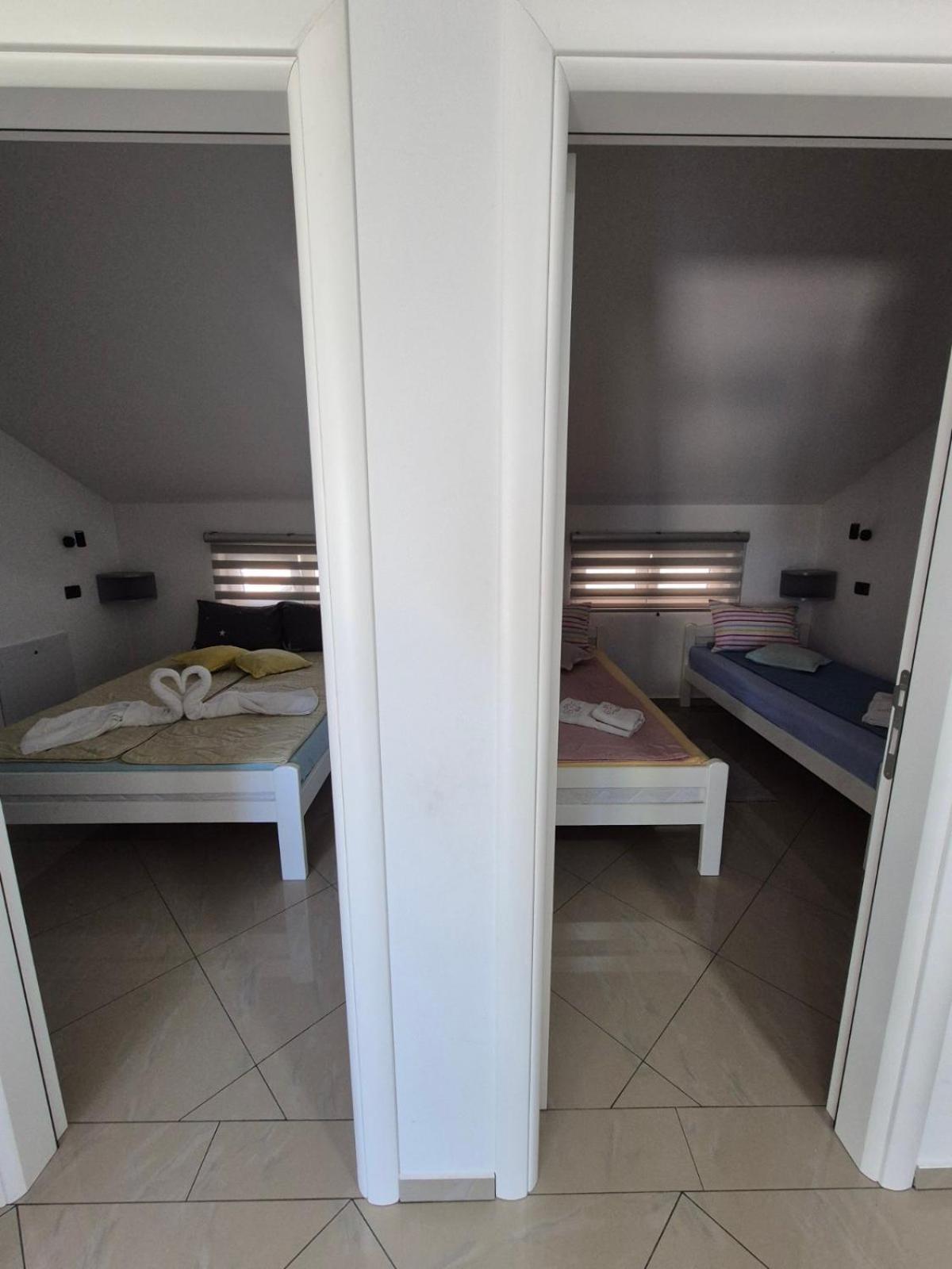 Apartmani "Roshu" 소코 반자 외부 사진