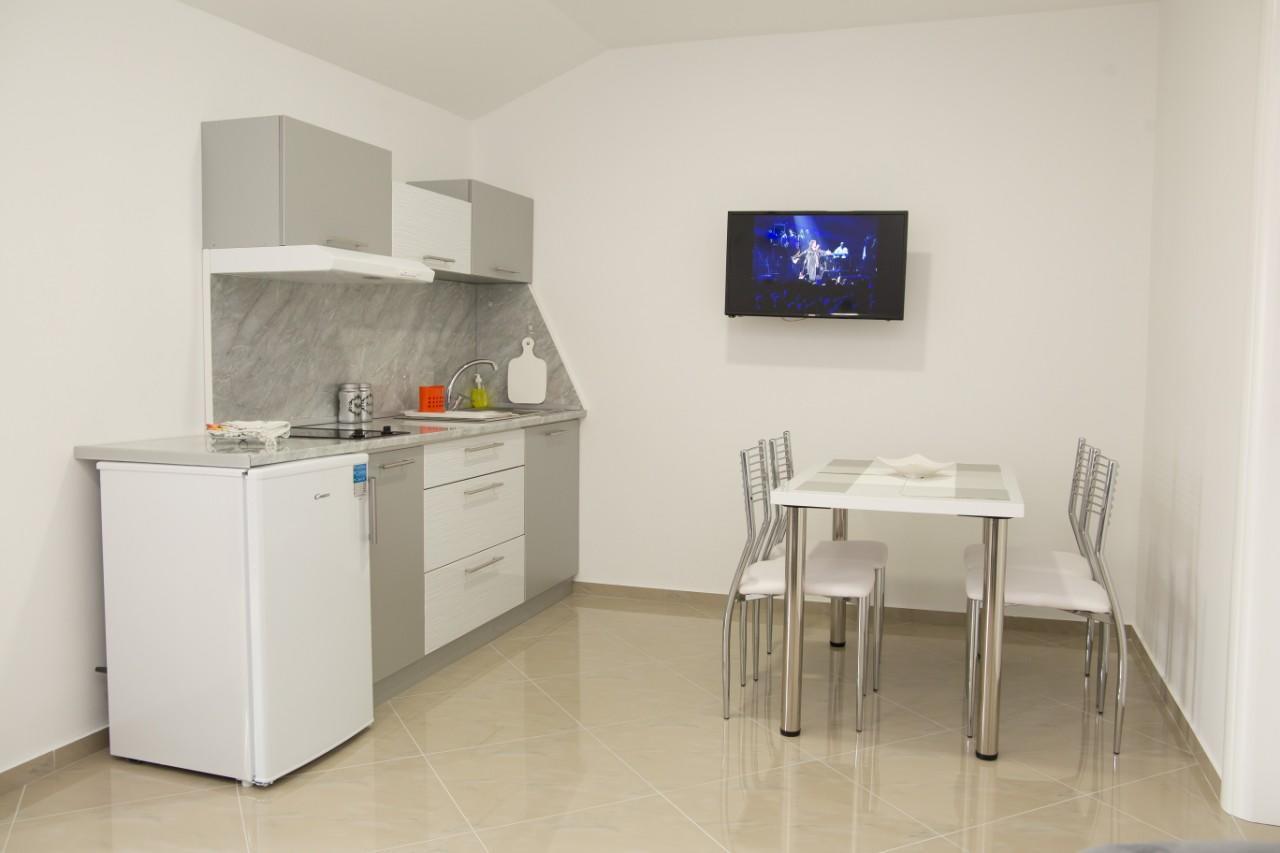 Apartmani "Roshu" 소코 반자 외부 사진